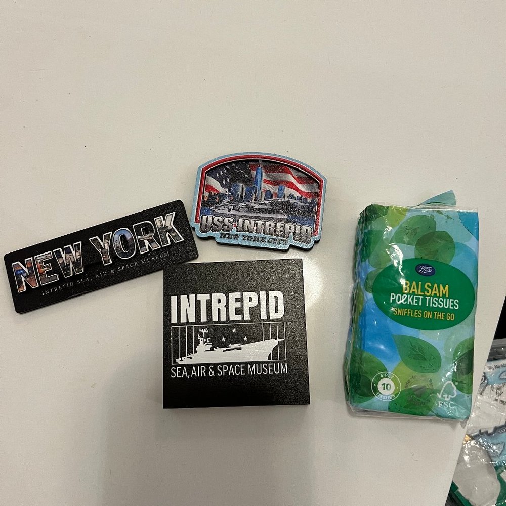 Magnets - Picture 4 of 6